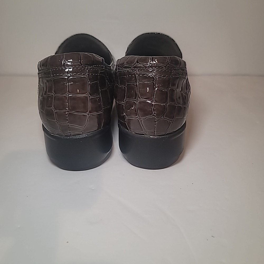 Clarks Women's Faux Alligator Slip On Loafer Shoes SZ 9M Brown - Picture 4 of 7